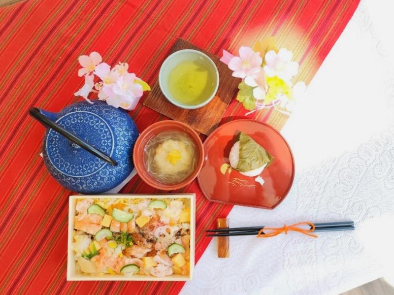 海老ちらし/お吸い物/桜餅/玄米茶