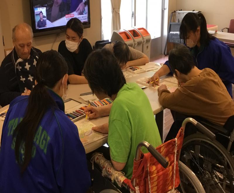 創作活動のお手伝い
