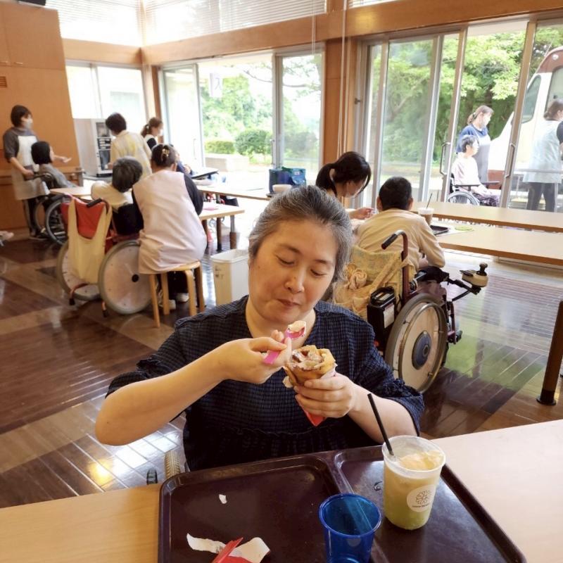 ブルーベリー生クリーム美味しそう!!