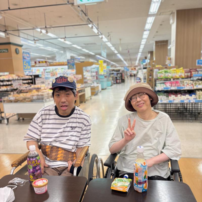 夏はアイスとジュース最高だよね！