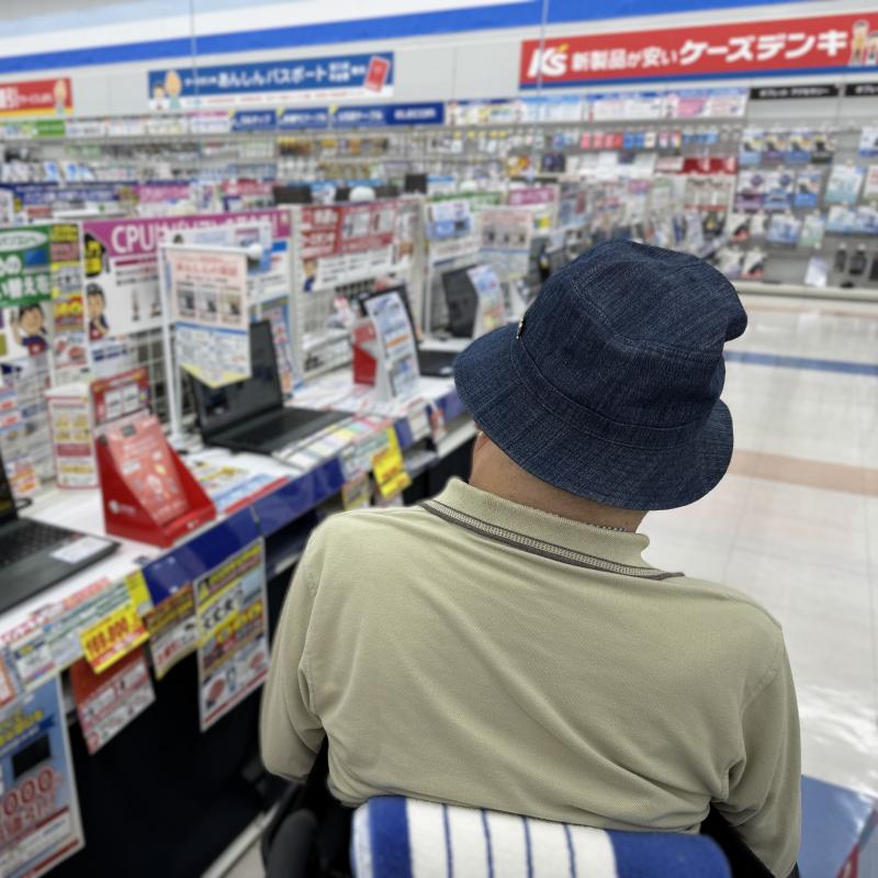 店内を探索中~