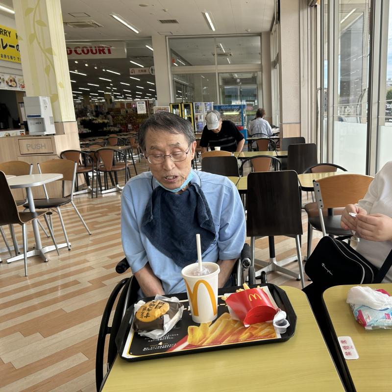 期間限定「トロ旨すき焼き月見バーガー」セットにしました