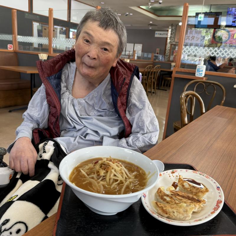 大好きなラーメンに思わずにやけちゃいます