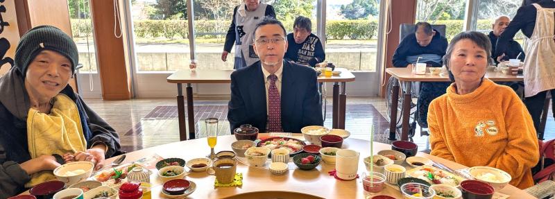 愛正園新年会が行われました(お食事編)