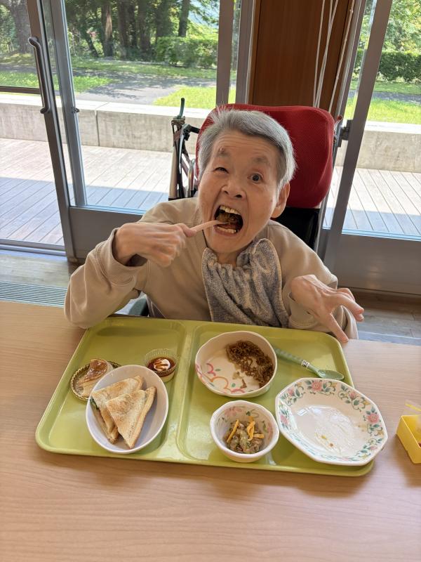 5月の行事食は「お楽しみバイキング」を開催しました。