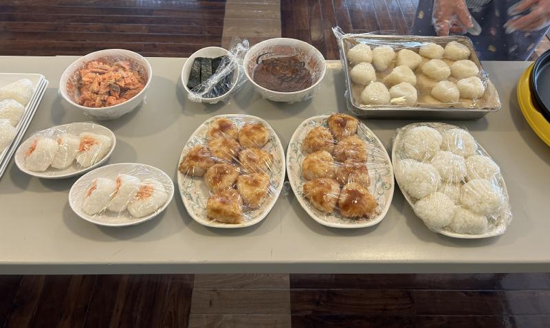 おにぎり:味噌/焼き/鮭いくらの中から選んでいただきます。