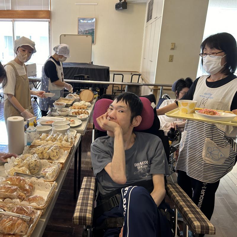 お腹がペコペコなんです