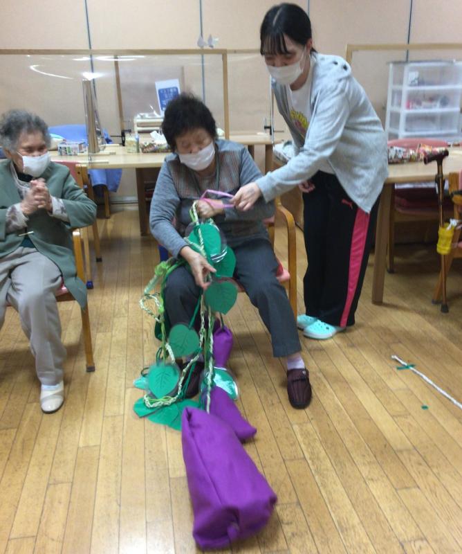 小芋がたくさんついてきて、重そうです！