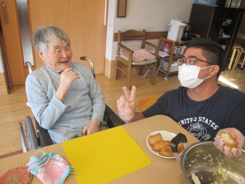 「美味そうなお稲荷さんだな~!」と満面の笑み