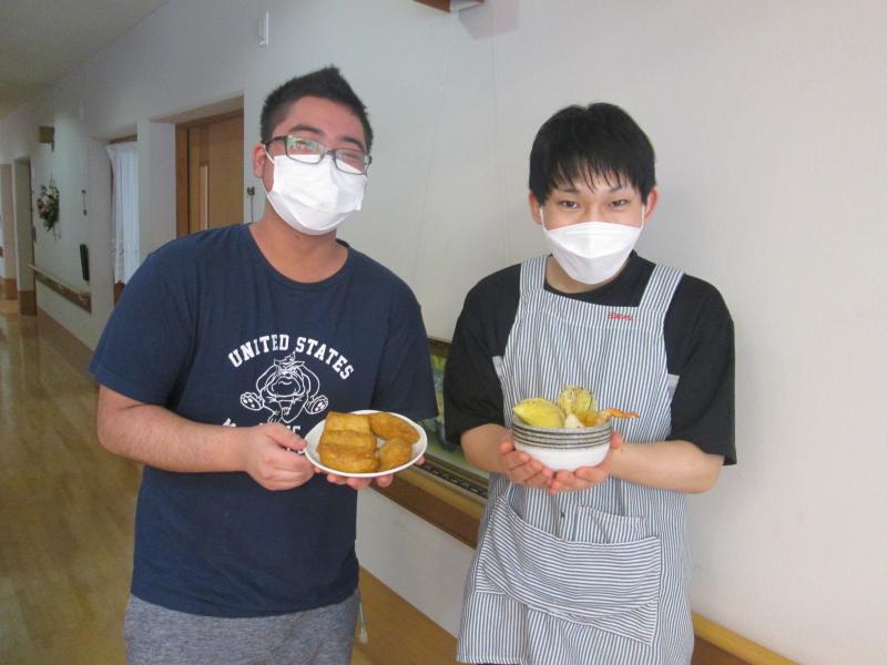 💚完成💛ちなみに向かって右が先輩です!