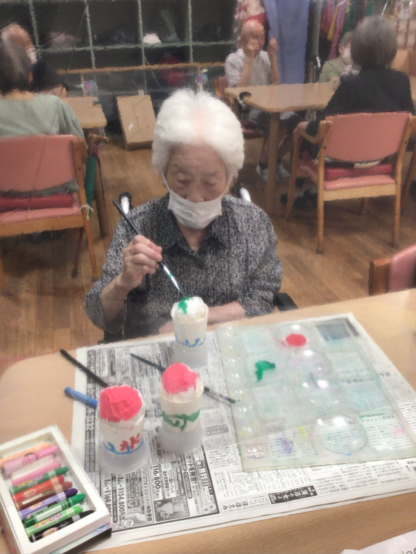 『かき氷の飾り作りとお手玉崩しゲーム』
