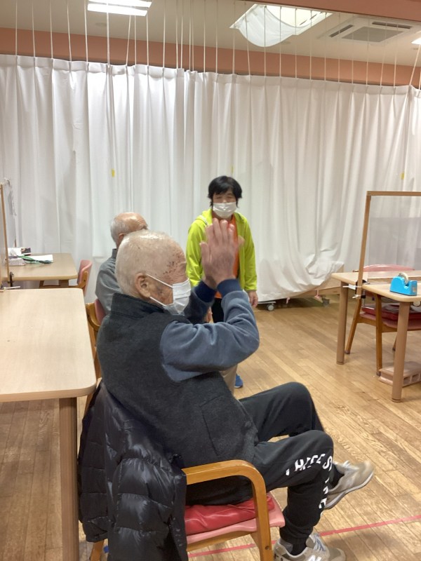 『デイ新年会～福笑いとお汁粉～』