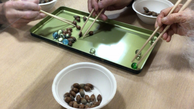 どんぐり送りゲームと書道