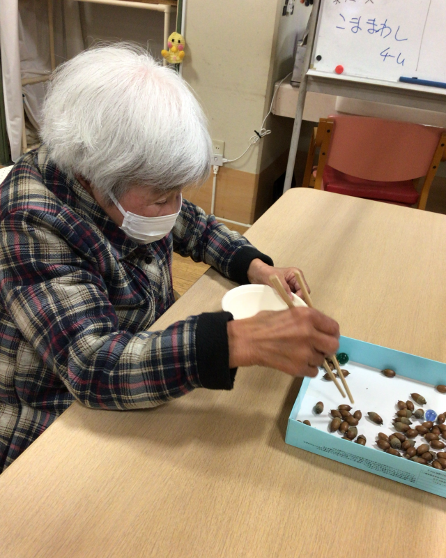 どんぐり送りゲームと書道