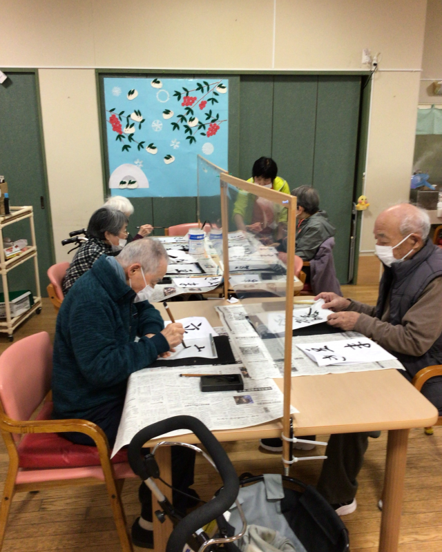 どんぐり送りゲームと書道