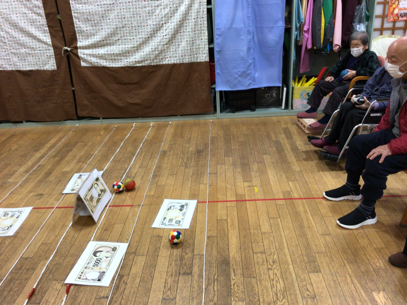 グループ活動:ぼた餅作りと一攫千金ゲーム